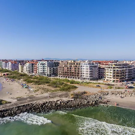 Niki Beach Aparthotel *