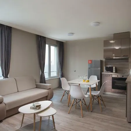 Niki Beach Aparthotel